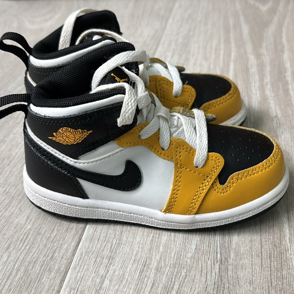 Nike Jordan 1 Mid Toddler Sneakers Yellow Ochre size 8C